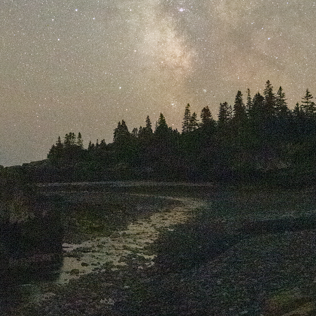Zoomed-in crop of the night sky exposure.