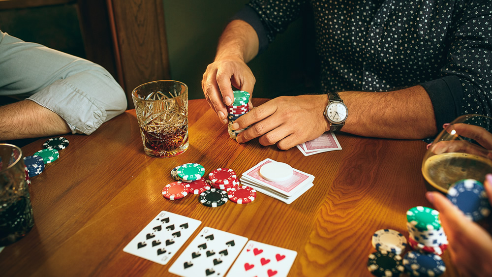 How To Make A Perfect Casino Themed Photoshoot: Tips From The Pros