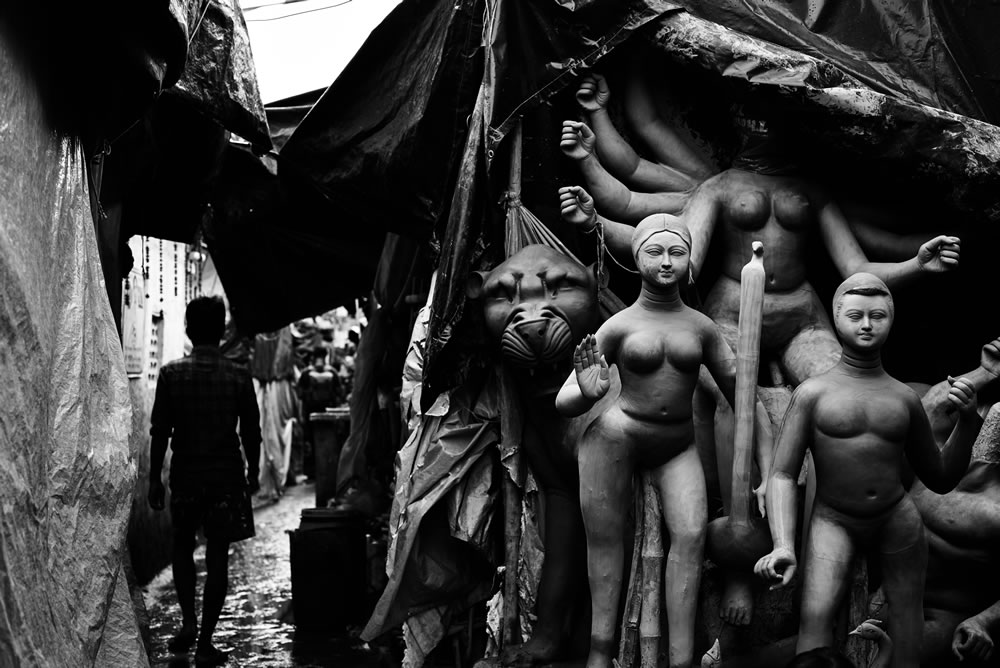 Old Street Poetry: Photo Series By Jayeeta Ghosh