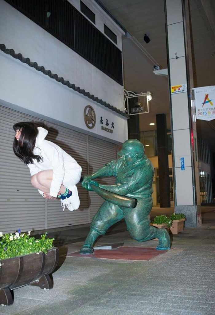 Funny People Posing With Statues