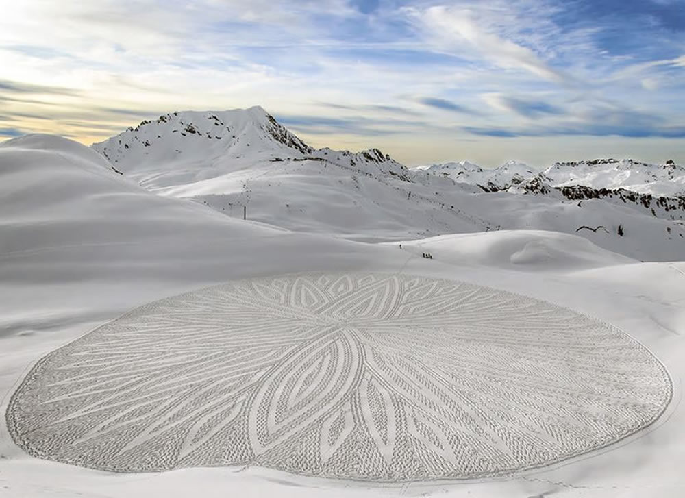 Snow Art By Simon Beck