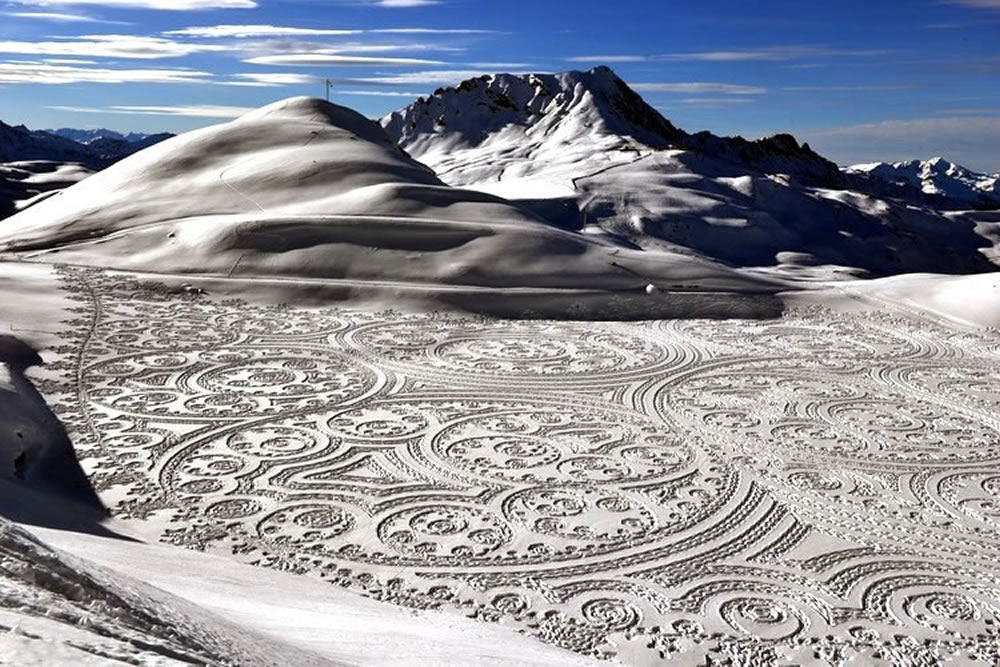 Snow Art By Simon Beck