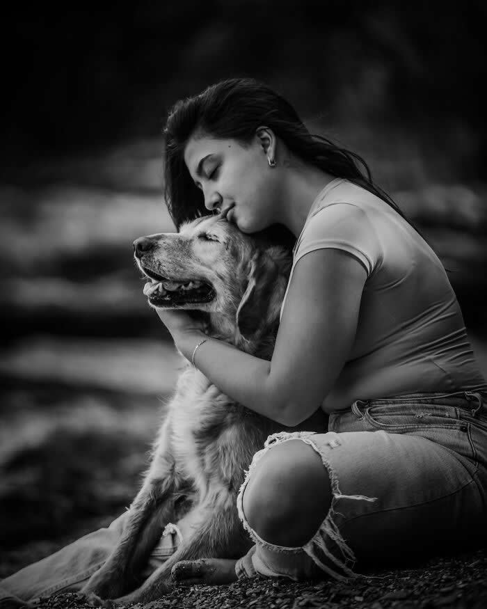 Heartfelt Photos That Capture the Last Goodbyes Between Pets and Owners