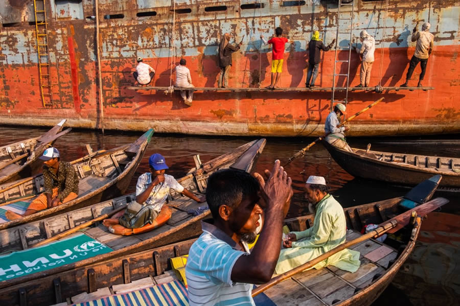 Award-Winning Street Photos of Urban Photography Awards