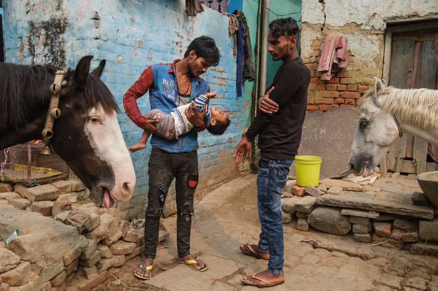 Award-Winning Street Photos of Urban Photography Awards