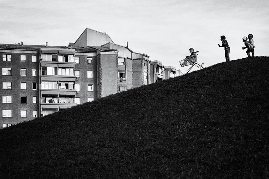 Award-Winning Street Photos of Urban Photography Awards