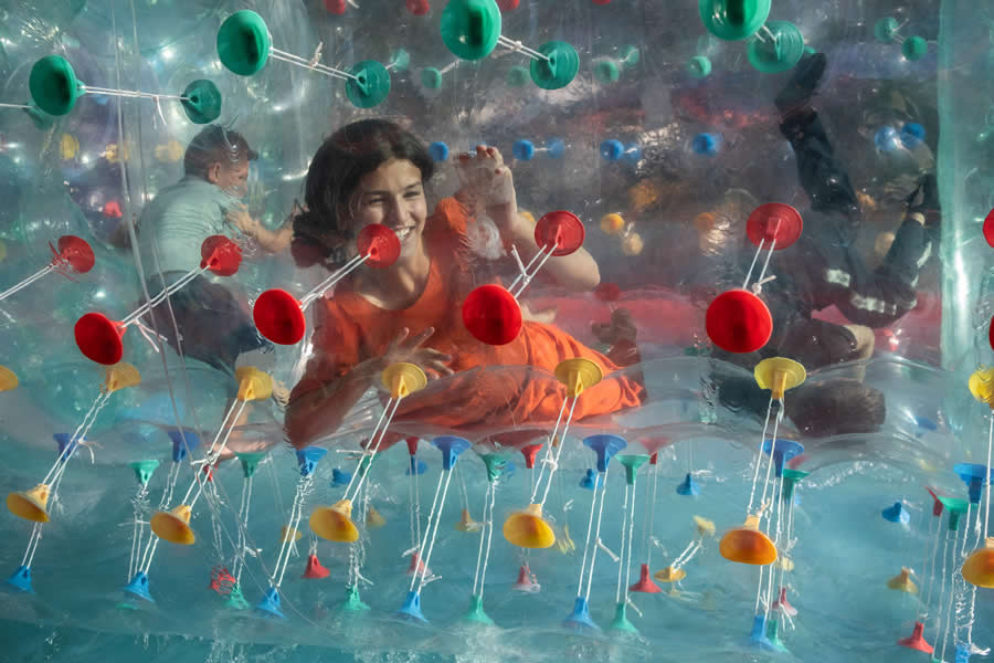 Inspiring Street Photography by Ora Buerkli