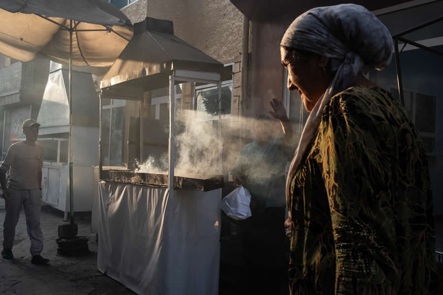 Inspiring Street Photography by Ora Buerkli