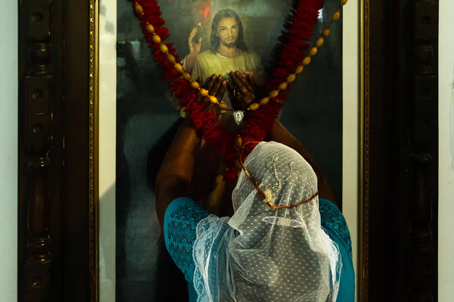 Inspiring Street Photography by Ora Buerkli