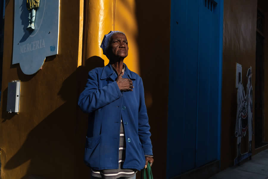 Inspiring Street Photography by Ora Buerkli