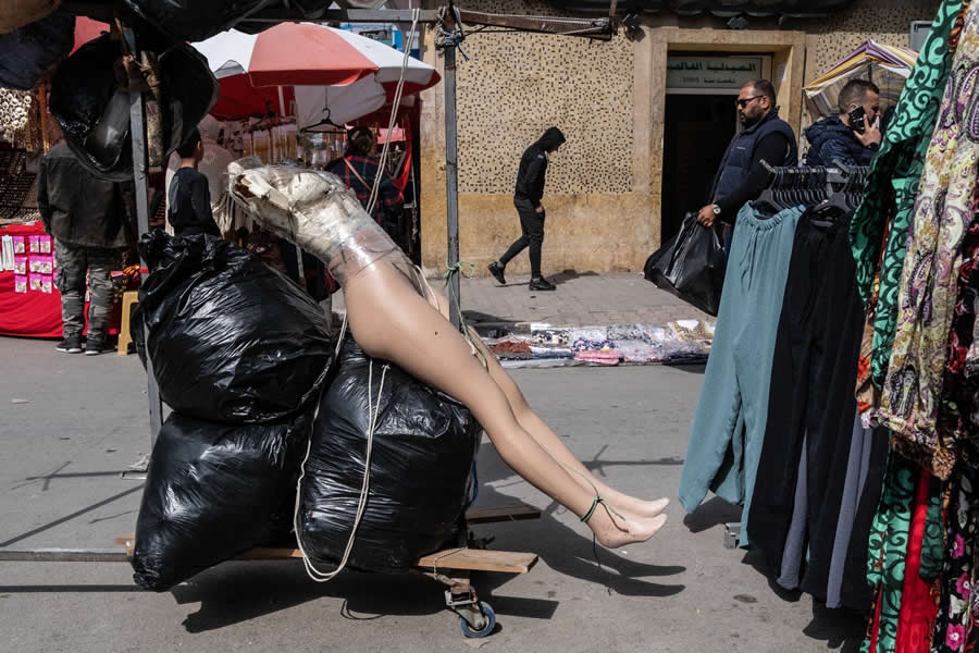 Inspiring Street Photography by Ora Buerkli