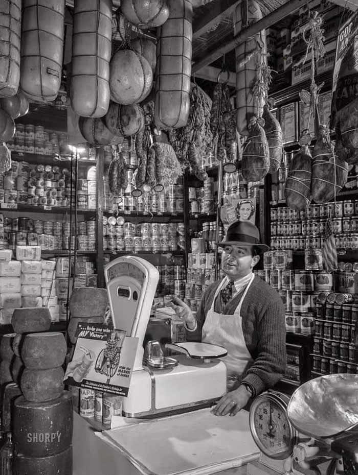 Italian grocery store in New York. 1943 - Rare Vintage Photos