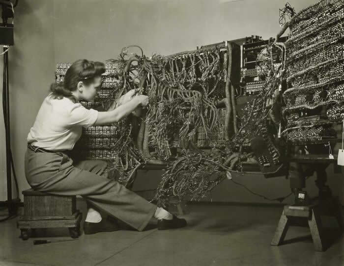 Wiring One Of The First Ibm Computers, 1958 - Rare Vintage Photos