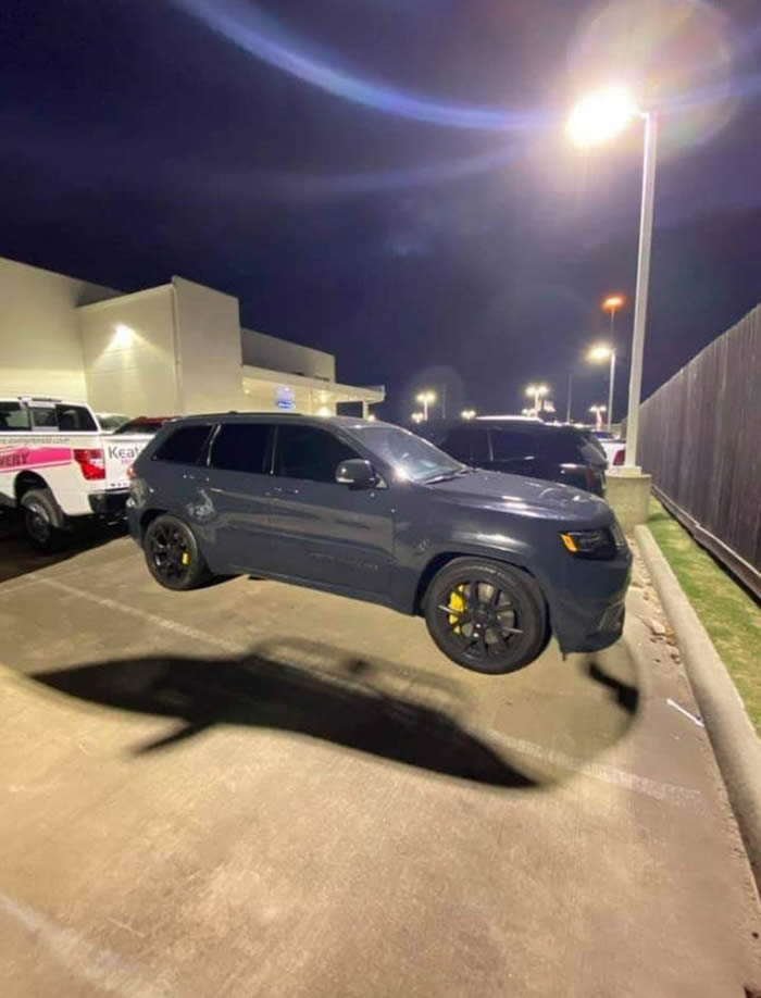 The shadows make this car look like its floating - Confusing Perspective Photos