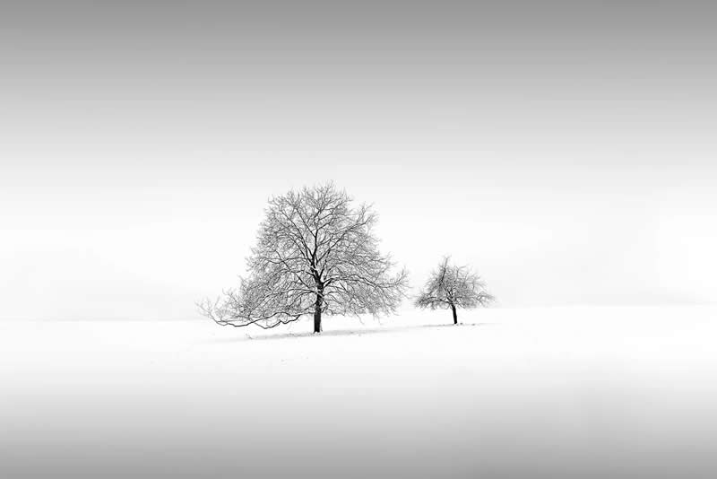 Between two by Silke Schönborn - Minimalist Photography Awards 2025 Landscape Winners