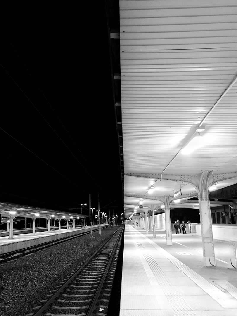 Photo by Yin Yang Artur Smutek - Mobile Photography Awards Black and White Winners