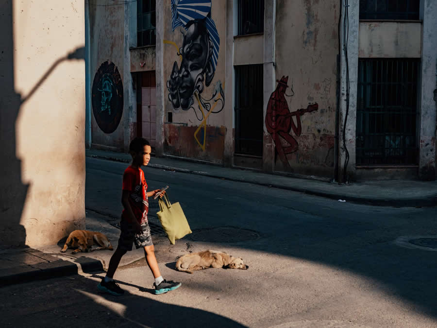 Street Photography by Federico Borobio