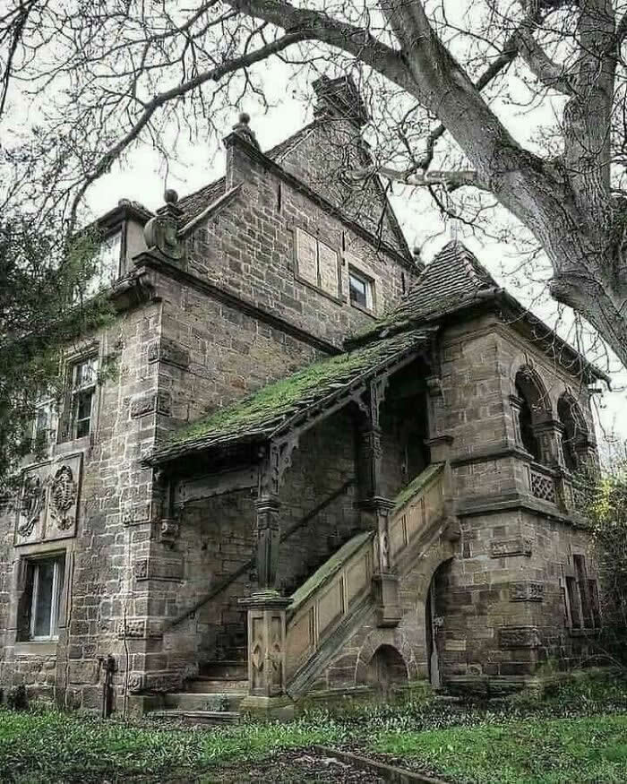 Stone Mansion - Haunting Abandoned Places