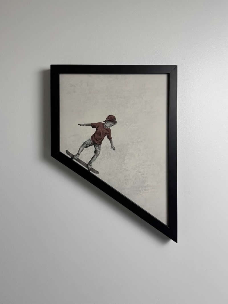 Frame Experiments by Andrew Scott That Break the Rules of Contemporary Art