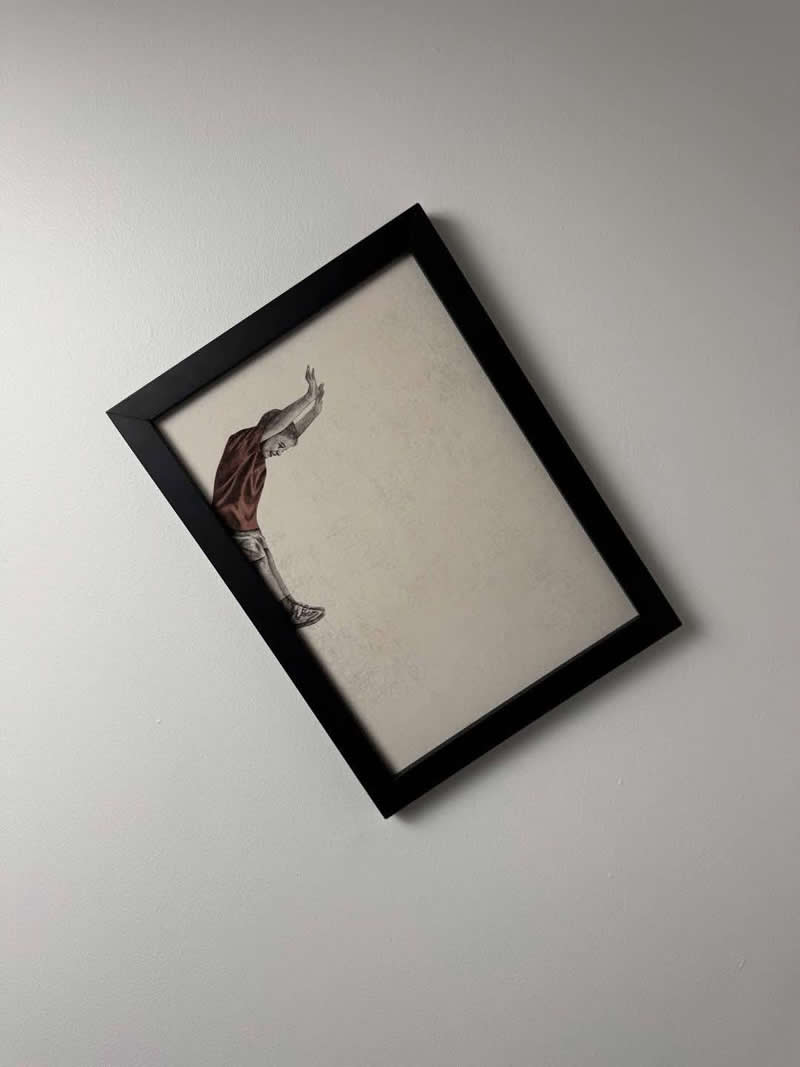 Frame Experiments by Andrew Scott That Break the Rules of Contemporary Art