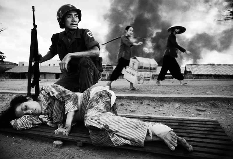 Black and White Photos by World-Renowned Photographers
