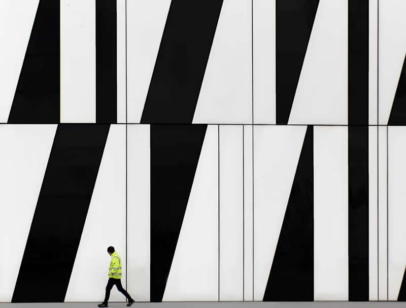 "Walking Through The Shapes" by Alex Polli, Switzerland - The Artist Gallery Awards 2026 Street Winners