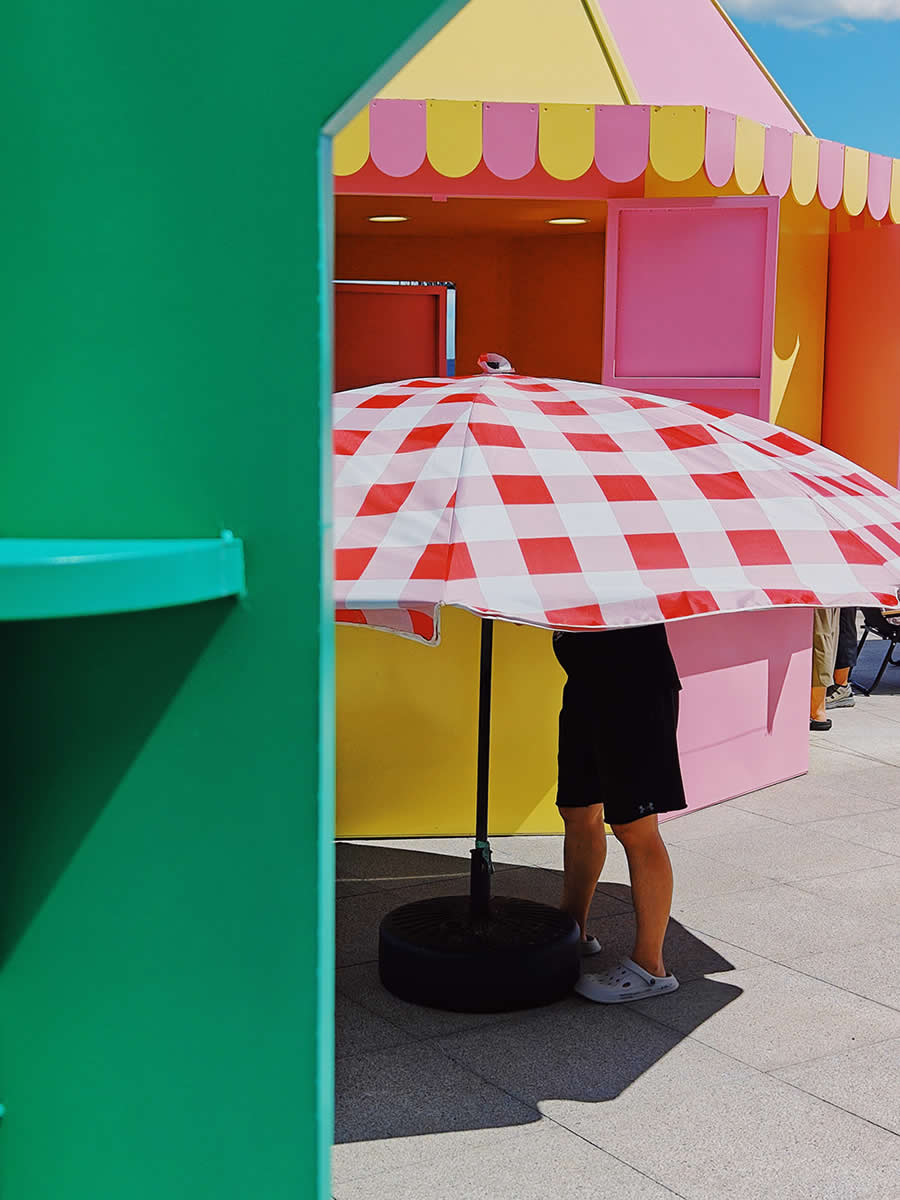 Mobile Photography Awards Street Winners - Collision of Color Blocks by Jian Cui