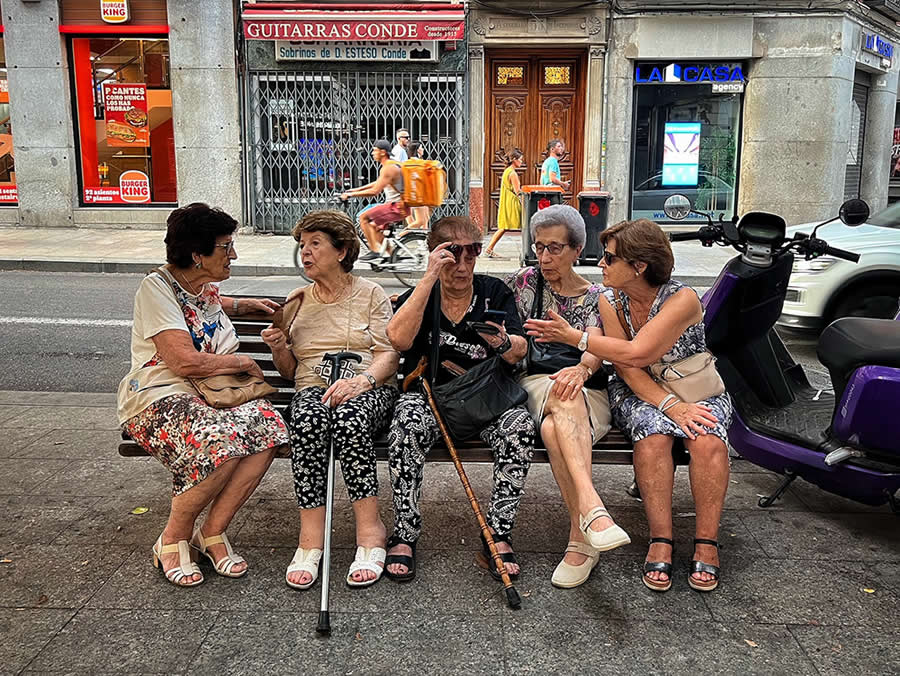 Mobile Photography Awards Street Winners - Street Life by Luis Rodriguez