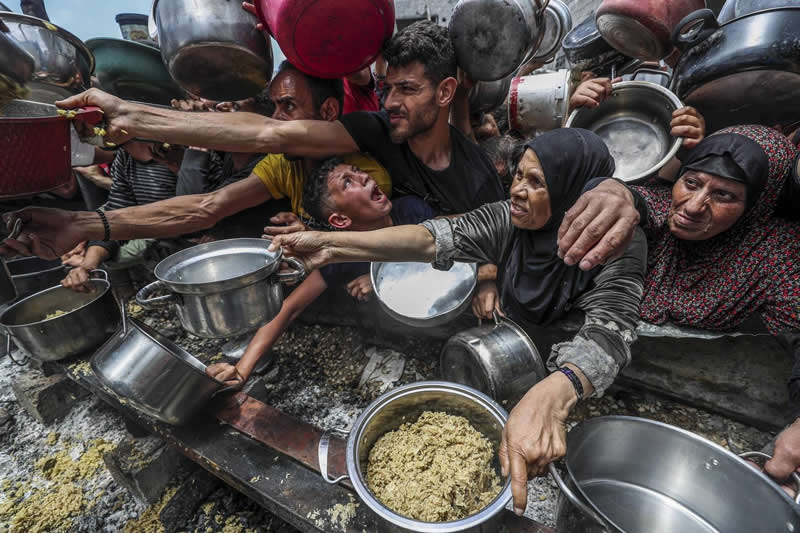 Reportage - 1st Place: Photo by Mahmoud Issa, Israel - 35 Photography Awards