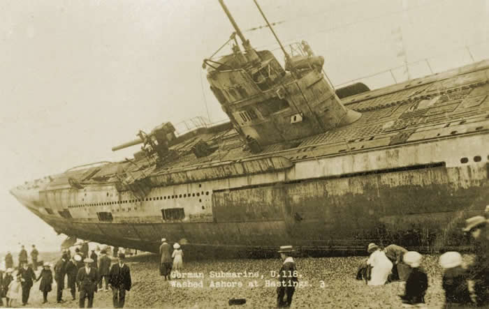 History Reimagined: 33 Rare Color Photos That Bring the Past Back to Life 50 U-118, a World War I submarine washed ashore on the beach at Hastings, England 1919.