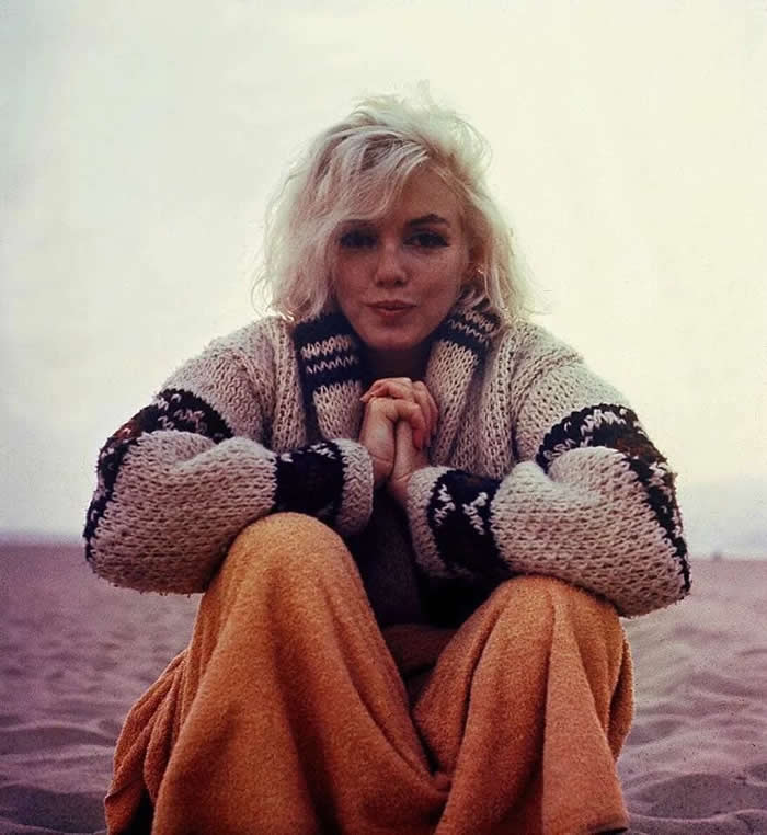 History Reimagined: 33 Rare Color Photos That Bring the Past Back to Life 44 The last professional photograph that would ever be taken of Marilyn Monroe, Santa Monica Beach, July 13th, 1962. Photo by George Barris.