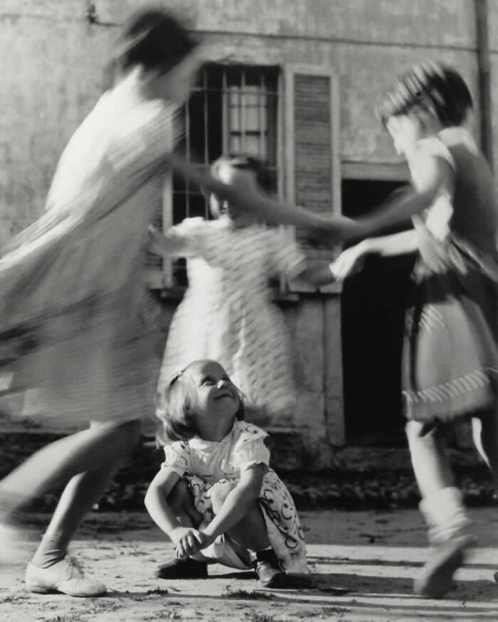 Photo By Vitaliano Bassetti - Vintage Photos of Children