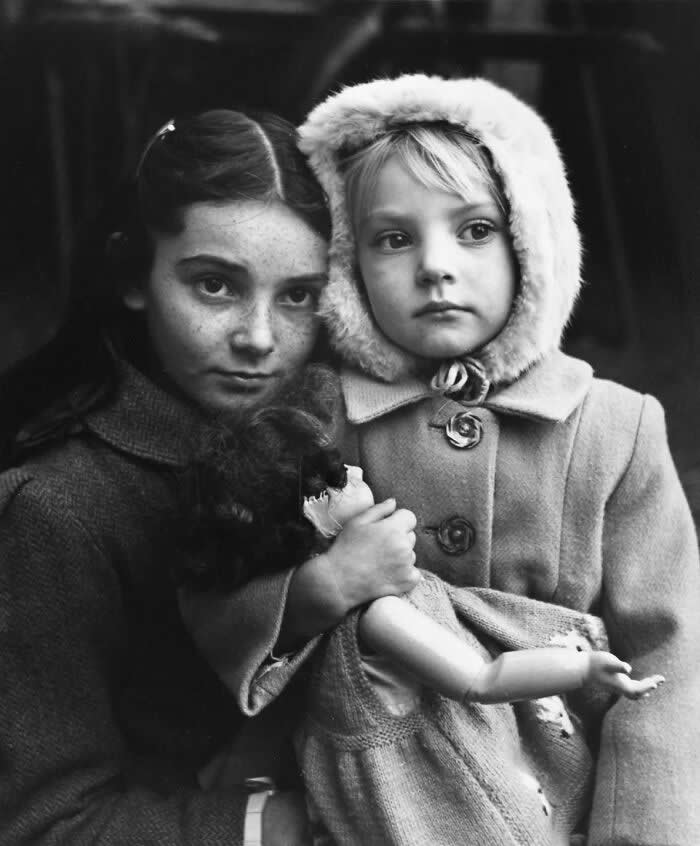 Little Girls And A Doll Near Dreux, France, 1949 - Photo By Janine Niepce - Vintage Photos of Children