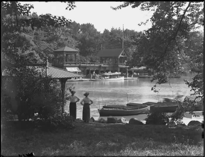Old New York Revealed: 35 Rare Historical Photos That Capture Forgotten Moments 64 Boat House in Central Park, 1914 by William D Hassler, Library of Congress.