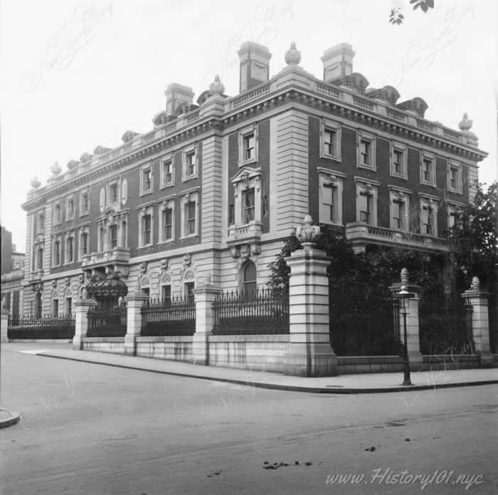 Old New York Revealed: 35 Rare Historical Photos That Capture Forgotten Moments 44 Photograph of the home of Andrew Carnegie – an American industrialist who amassed a fortune in the steel industry, then became a major philanthropist.