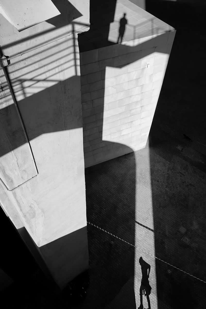 Through the Silent Streets: 30 Timeless Black and White Street Photos by Fernando Coelho 53 Black and White Street Photography Fernando Coelho