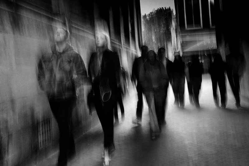 Through the Silent Streets: 30 Timeless Black and White Street Photos by Fernando Coelho 64 Black and White Street Photography Fernando Coelho
