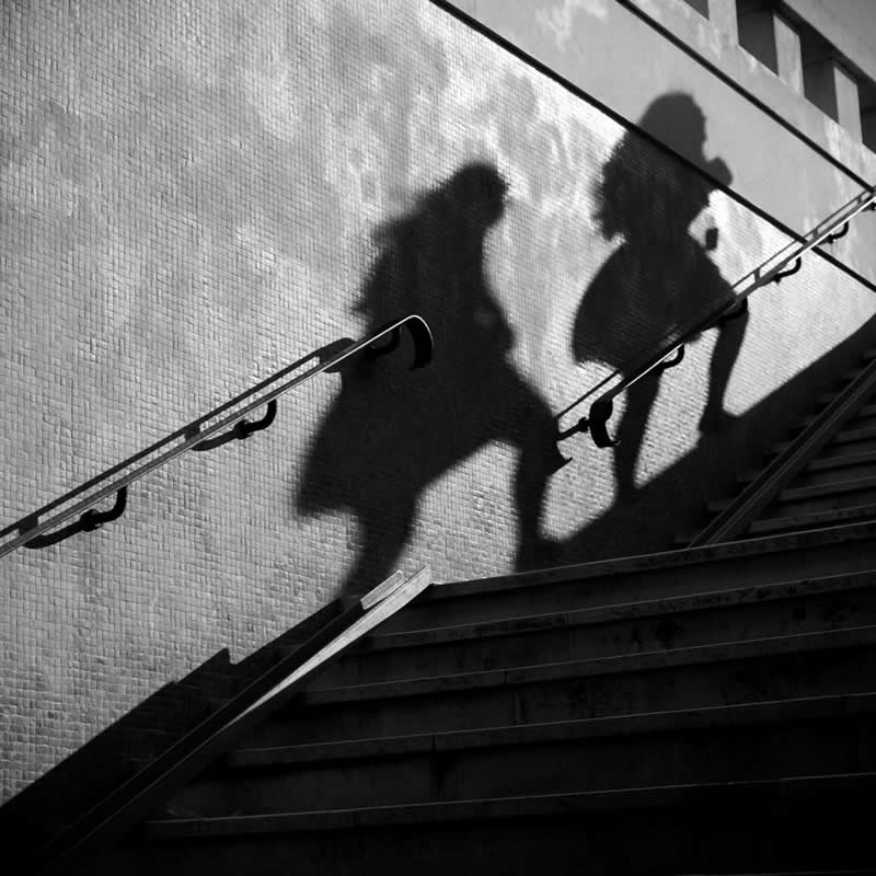 Through the Silent Streets: 30 Timeless Black and White Street Photos by Fernando Coelho 43 Black and White Street Photography Fernando Coelho