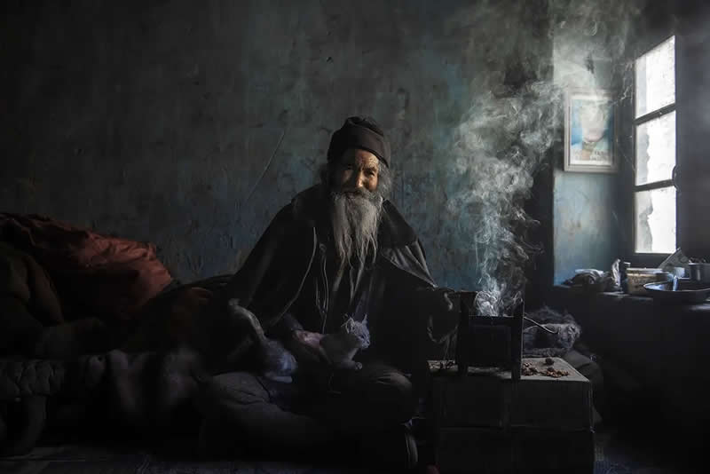 Capturing Resilience: 25 Winning Portraits From AAP Magazine's 2026 Awards 46 The Vesper of Kesari Singh by Sankar Sridhar, India - AAP Magazine 2026 Portrait Awards Winners