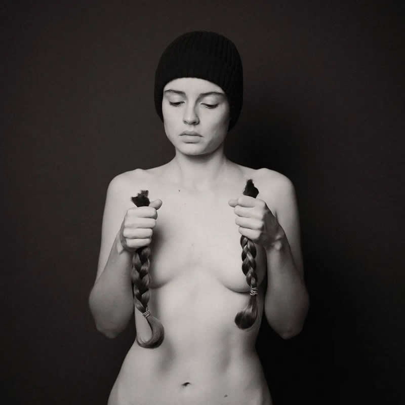 Capturing Resilience: 25 Winning Portraits From AAP Magazine's 2026 Awards 48 In Relation by Lennard Grohn, Germany - AAP Magazine 2026 Portrait Awards Winners