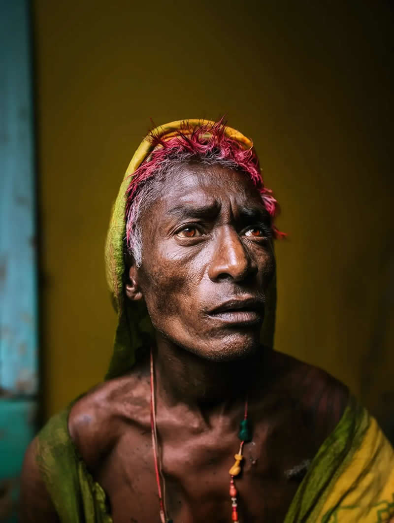 Capturing Resilience: 25 Winning Portraits From AAP Magazine's 2026 Awards 31 Color Photography: A Chronicle of Reality by Manuel Besse, France - AAP Magazine 2026 Portrait Awards Winners