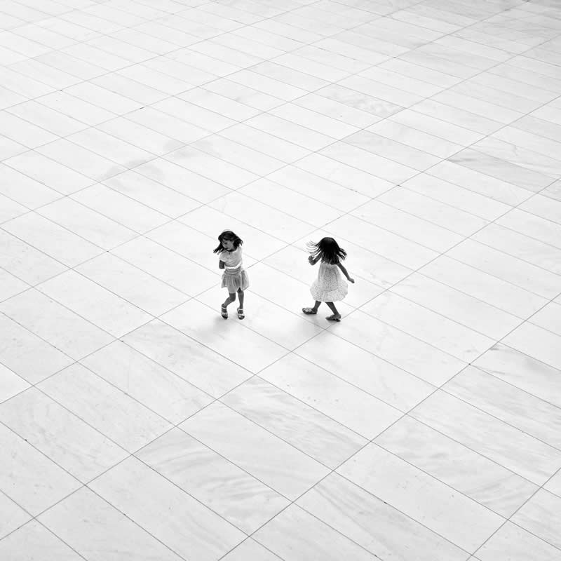 Finding Beauty in Simplicity: 33 Poetic Black and White Photos by Alan Schaller 67 Black and White Minimalist Photography by Alan Schaller