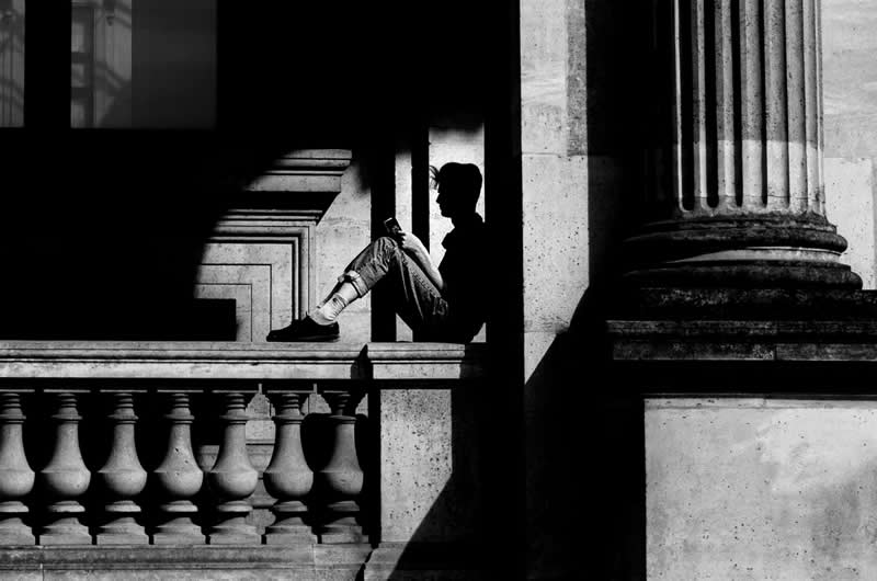 Finding Beauty in Simplicity: 33 Poetic Black and White Photos by Alan Schaller 69 Black and White Minimalist Photography by Alan Schaller