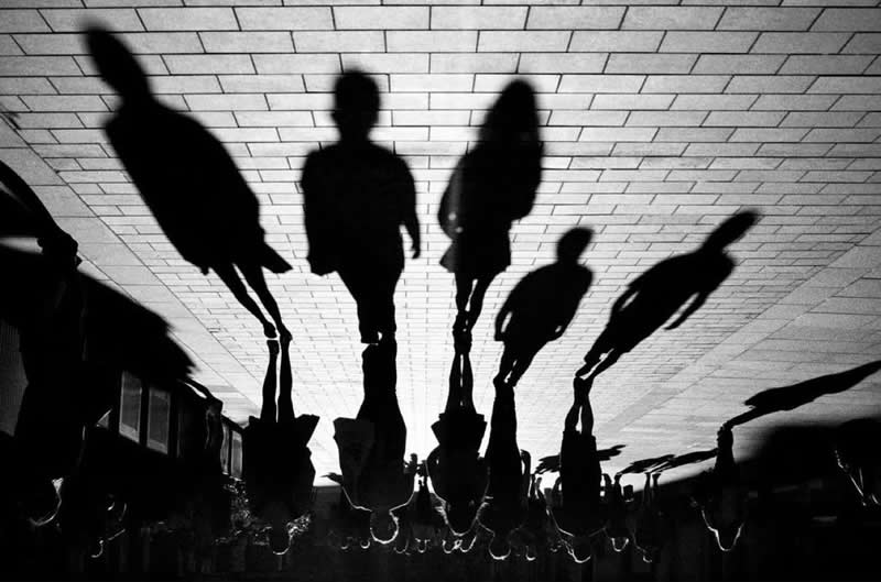 Finding Beauty in Simplicity: 33 Poetic Black and White Photos by Alan Schaller 44 Black and White Minimalist Photography by Alan Schaller