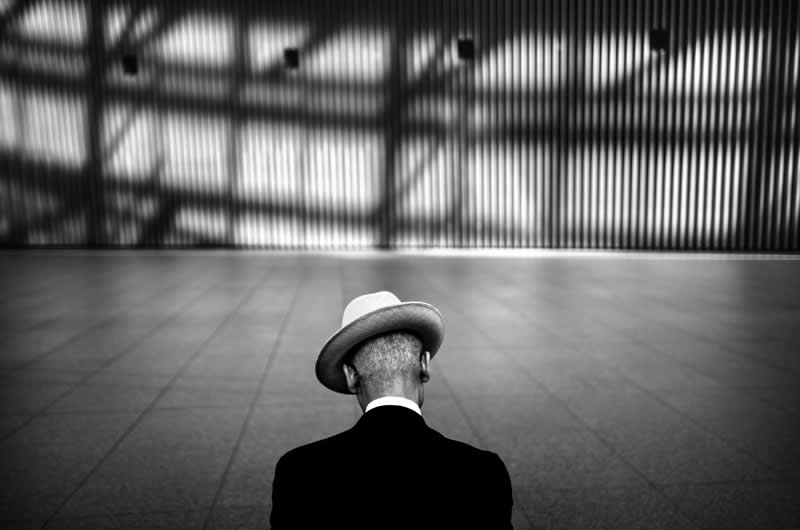 Finding Beauty in Simplicity: 33 Poetic Black and White Photos by Alan Schaller 45 Black and White Minimalist Photography by Alan Schaller