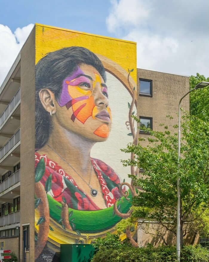 Hidden in Plain Sight: 40 Street Art Photos That Turn Walls Into Open-Air Galleries 55 Street Art Photos That Turn Walls Into Open-Air Galleries