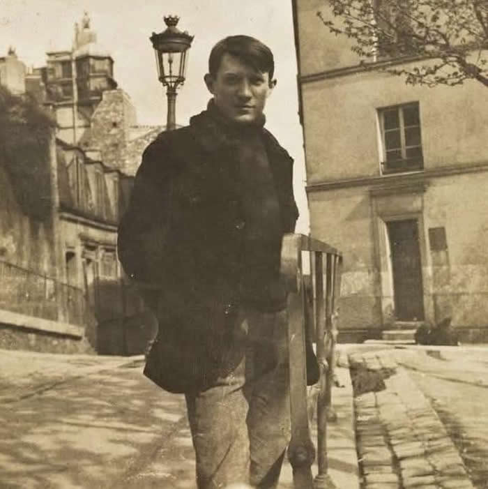 History Uncovered: 40 Powerful Photos That Change How We See the Past 65 Pablo Picasso in Paris, circa 1900s.