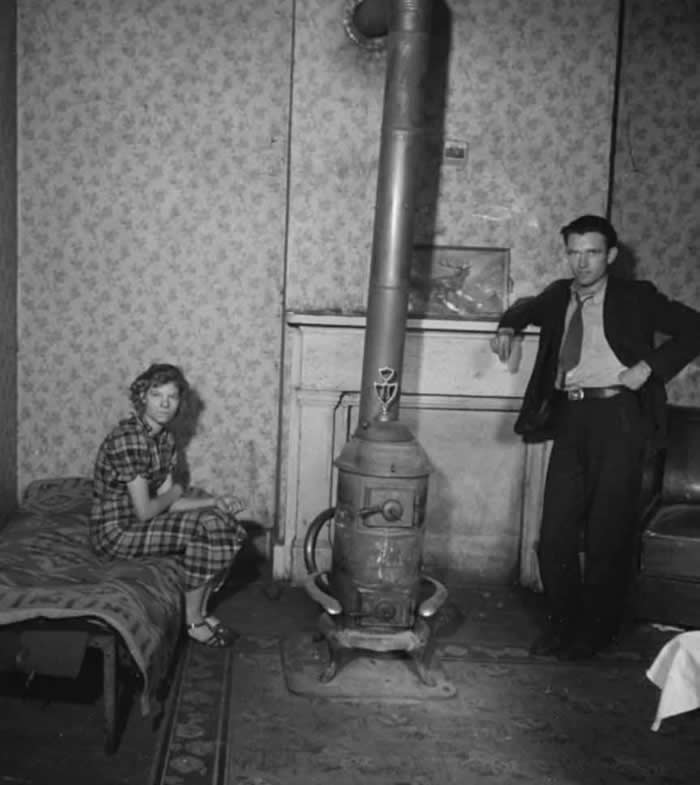 History Uncovered: 40 Powerful Photos That Change How We See the Past 46 A picture from inside the home of a low income family living near Cincinnati, Ohio during the Great Depression. Hamilton County, Ohio, December 1935.