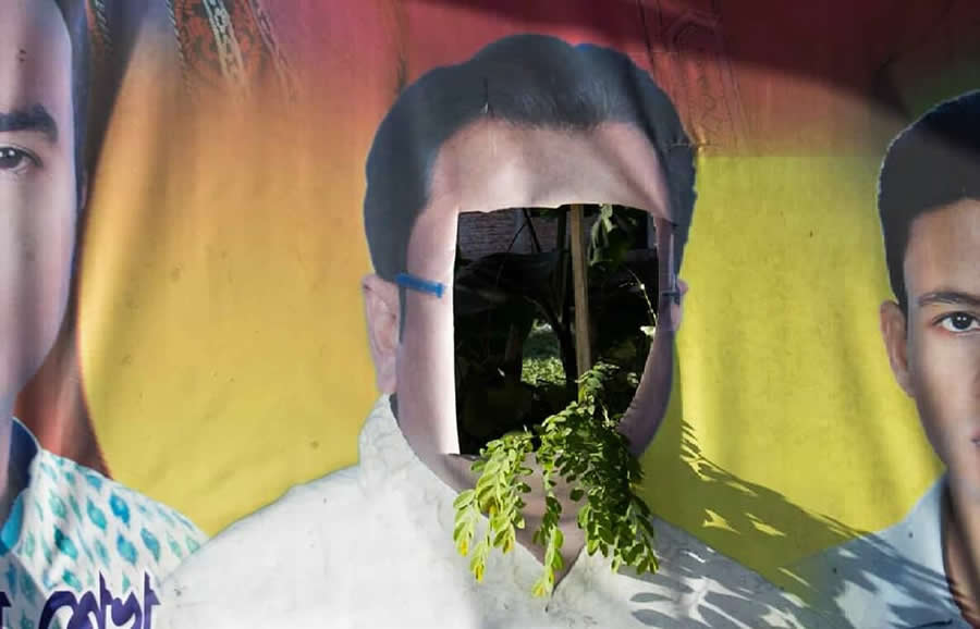 Street Photos by Shah Toufiqur Rahman - Shadow, Color and Perfect Timing
