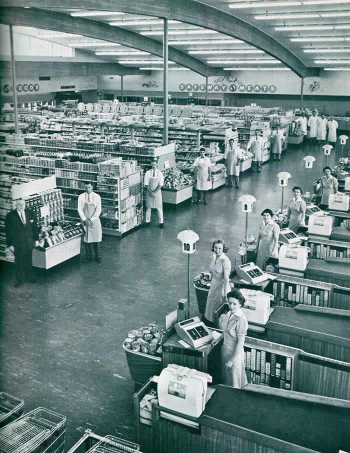 The Past Unfiltered: 36 Rare Historical Photos That Reveal the Human Side of History 62 Grocery shopping at Safeway in 1965.